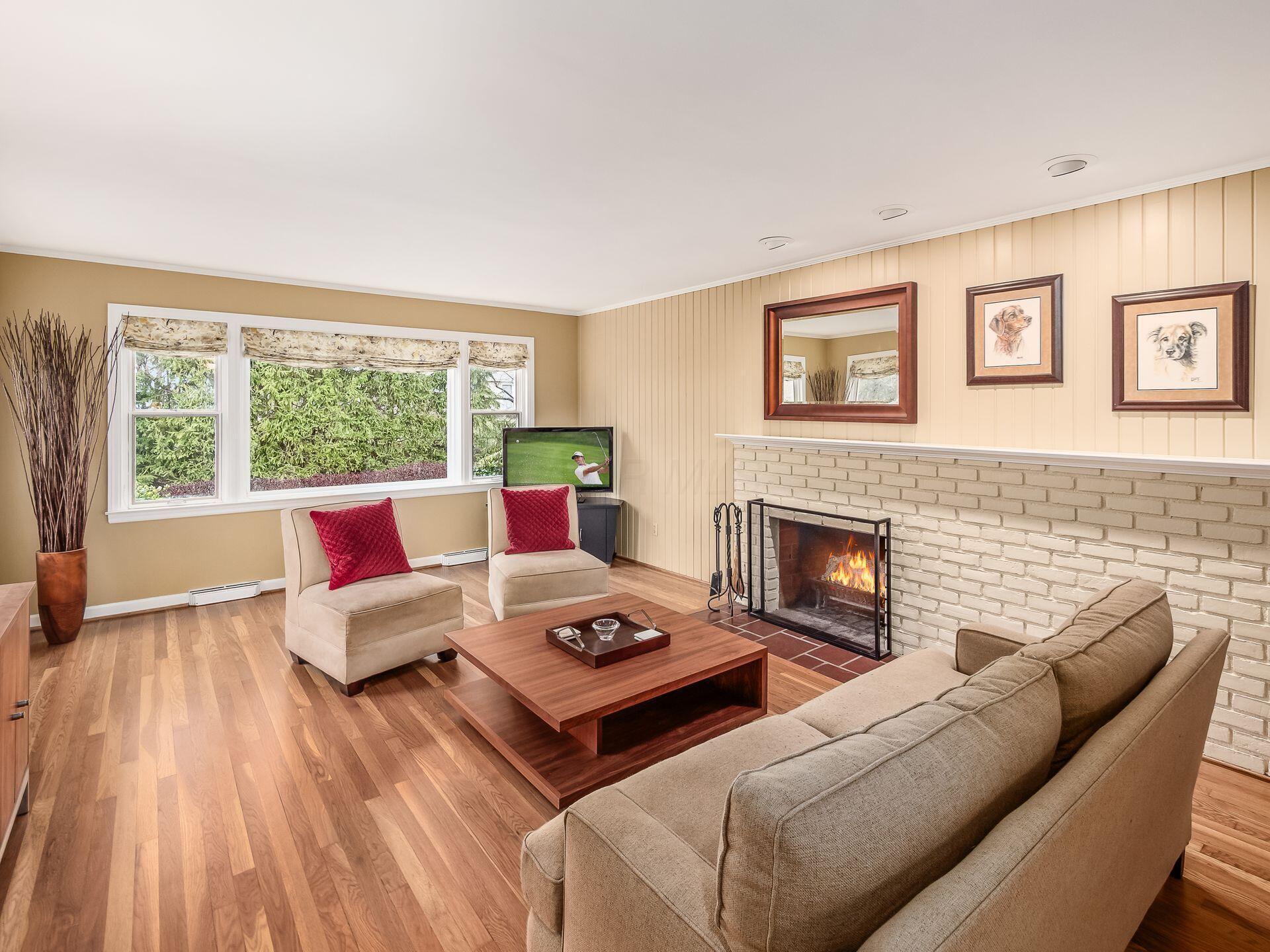 2080 Chardon Road Columbus, OH 43220 - Photo 14 of 115 Family Room