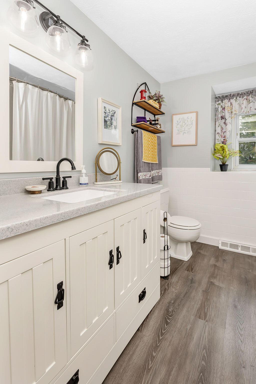 13412 Heimberger Road Northwest Baltimore, OH 43105 - Photo 37 of 98 36-Bathroom