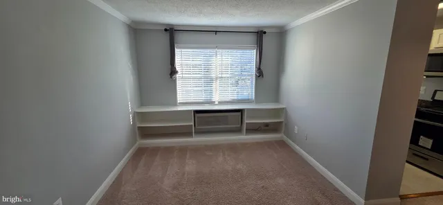 $1,995 | 2301 Farrington Avenue, Unit 303, Alexandria, VA 22303