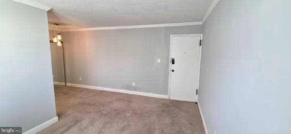 $1,850 | 2301 Farrington Avenue, Unit 303, Alexandria, VA 22303