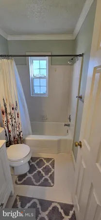 $1,850 | 2301 Farrington Avenue, Unit 303, Alexandria, VA 22303