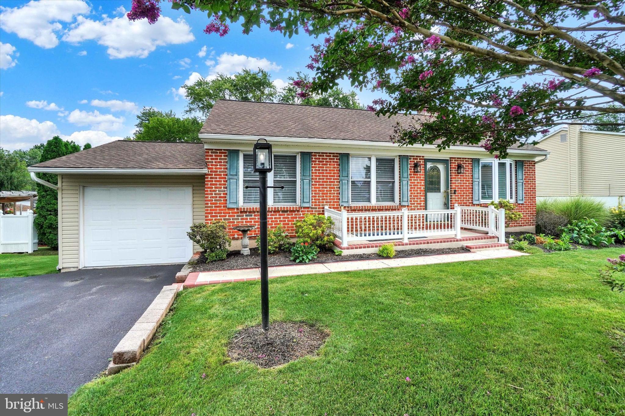 355 Edgewood Road York, PA 17402 - Photo 2 of 28 Gallery Image 2