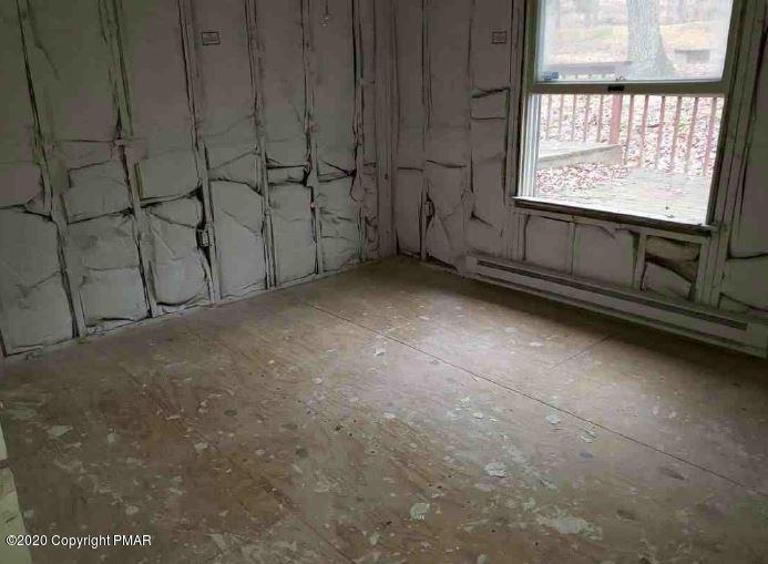 176 Mockingbird Trail Bushkill, PA 18324 - Photo 10 of 12 9