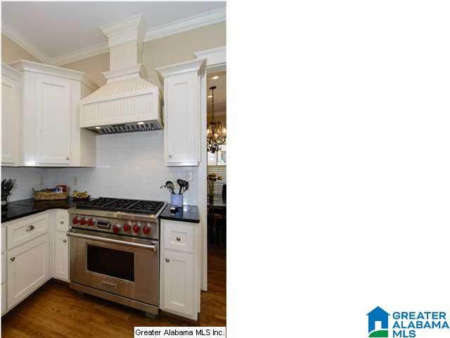 128 East Hawthorne Road Birmingham, AL 35209 - Photo 10 of 32
