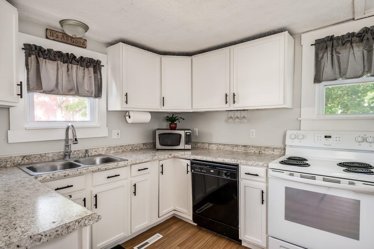 59 Walnut Street Rochester, NH 03867 - Photo 13 of 40