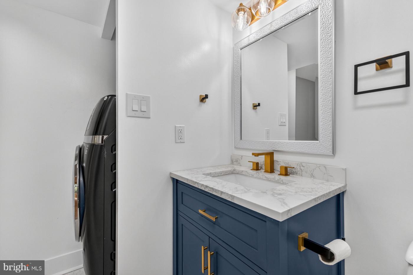1401 North Rhodes Street, Unit 604 Arlington, VA 22209 - Photo 19 of 25 Stunning Fixtures