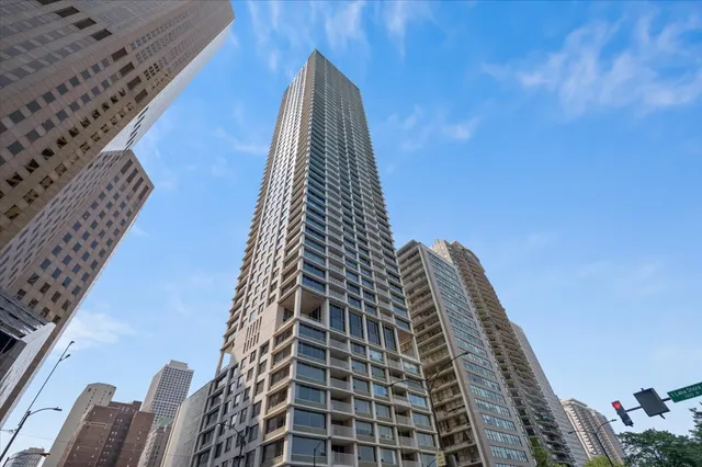 $14,000 | 1000 North Lake Shore Plaza, Unit 12B, Chicago, IL 60611