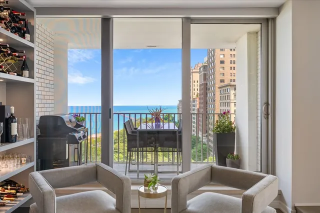 $14,000 | 1000 North Lake Shore Plaza, Unit 12B, Chicago, IL 60611