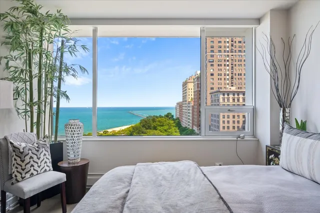 $14,000 | 1000 North Lake Shore Plaza, Unit 12B, Chicago, IL 60611