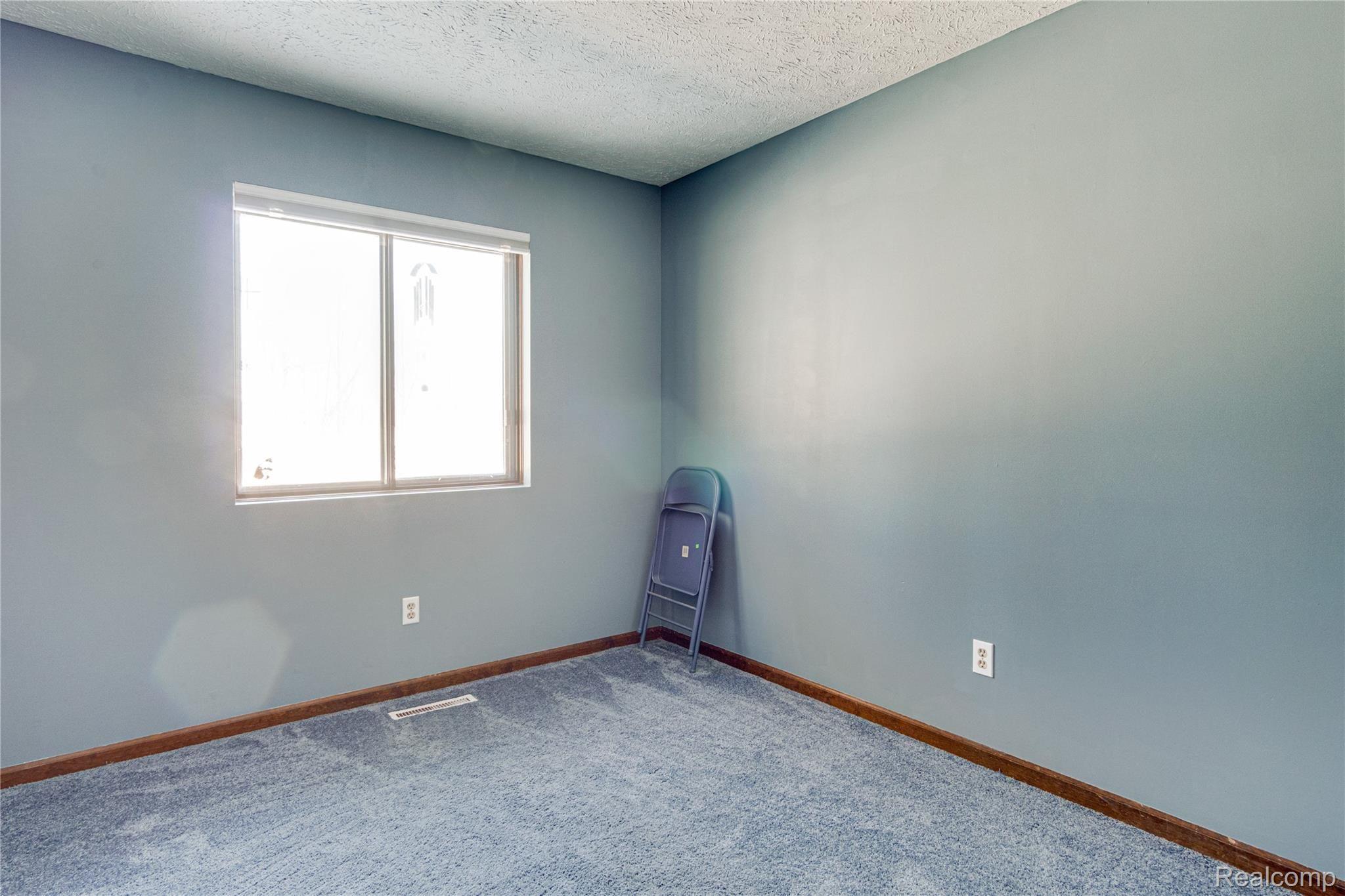 5166 Iosco Road Webberville, MI 48892 - Photo 18 of 33 Interiors (19 of 27).jpg