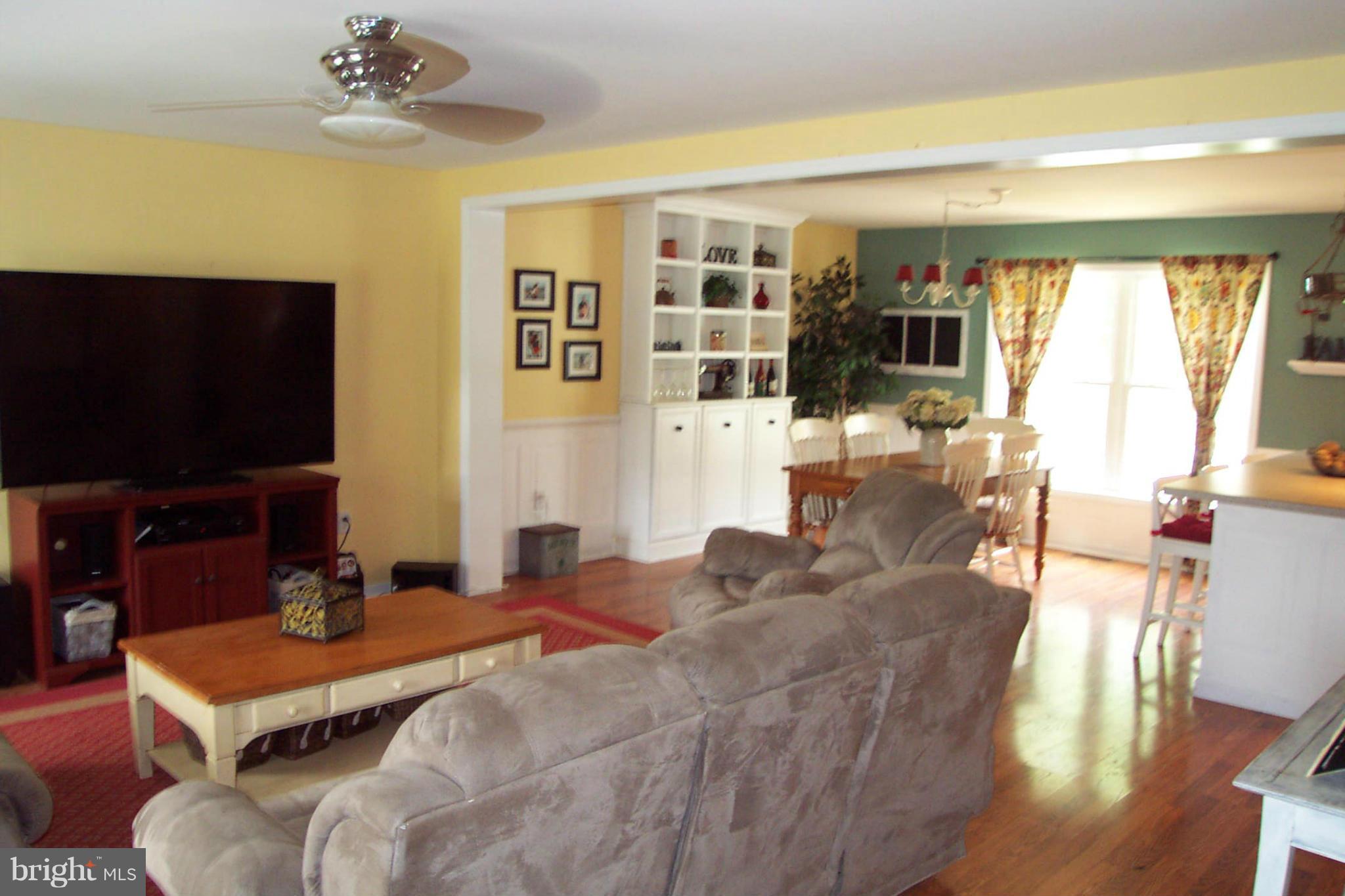 21068 Haven Road Rock Hall, MD 21661 - Photo 9 of 13 Living Room