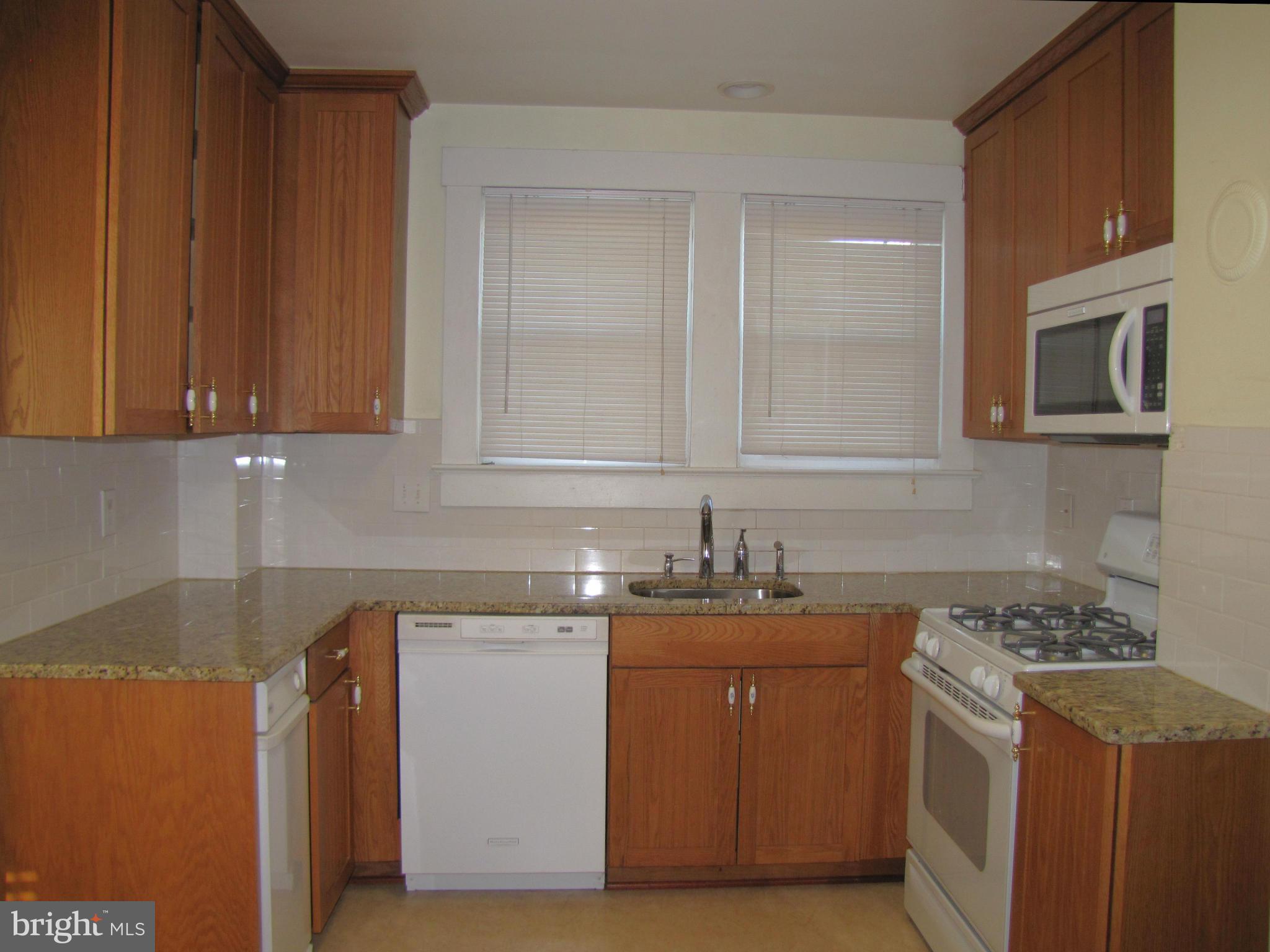 9566 North Laurel Road Laurel, MD 20723 - Photo 7 of 24 Kitchen