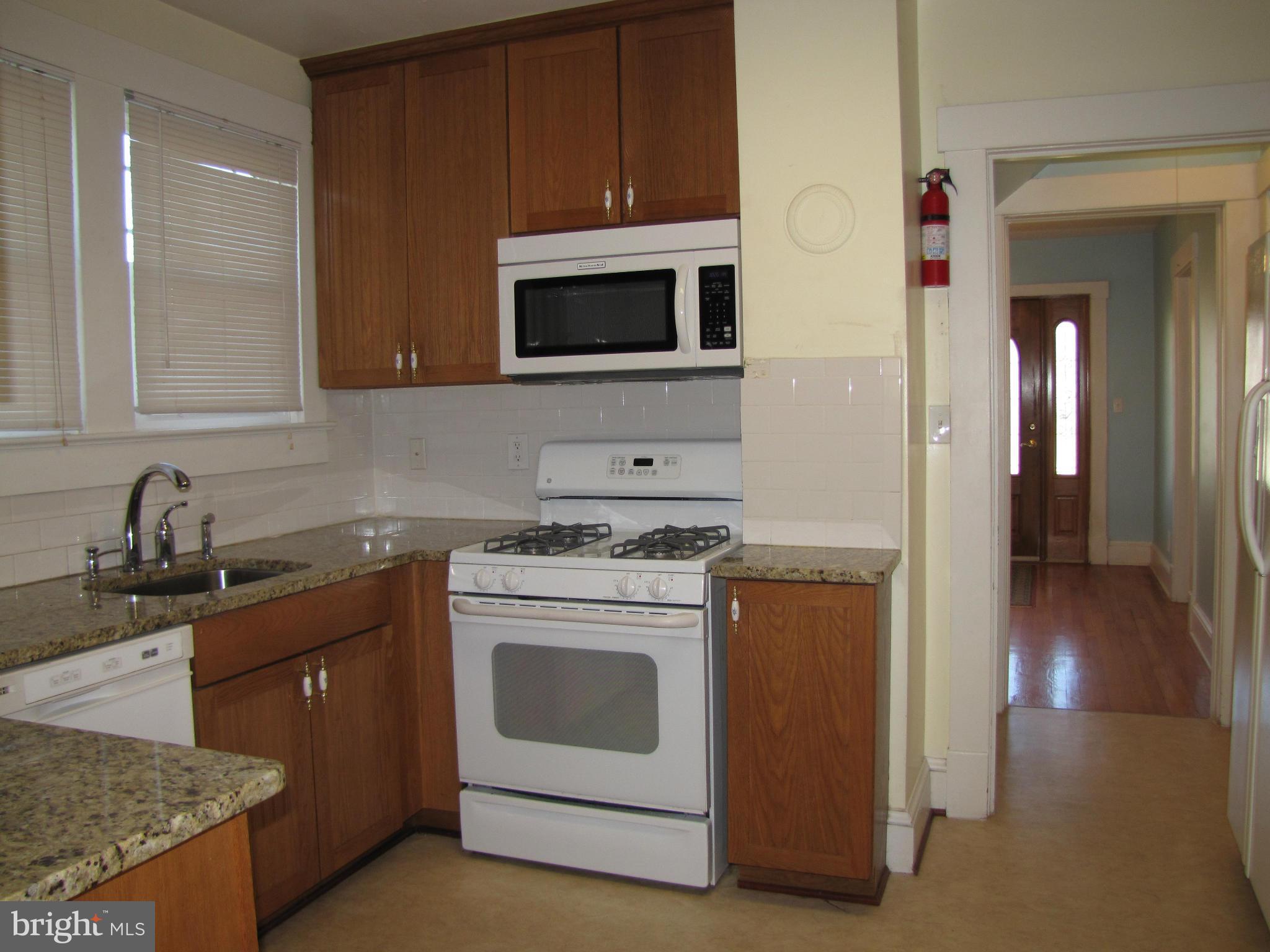 9566 North Laurel Road Laurel, MD 20723 - Photo 8 of 24 Kitchen