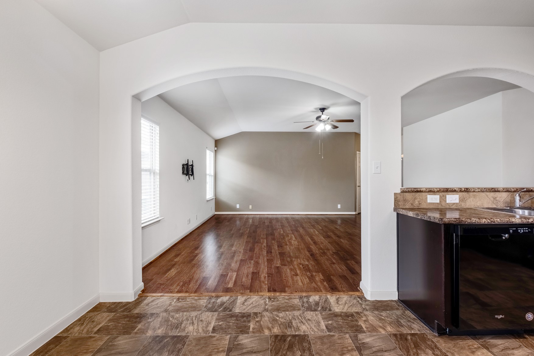 406 Old Peak Road Georgetown, TX 78626 - Photo 13 of 23 Gallery Image 13