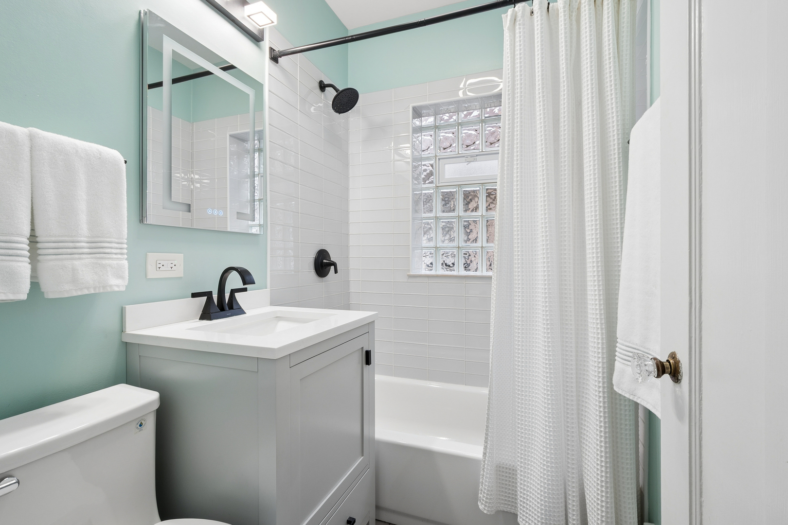 2100 Forestview Road Evanston, IL 60201 - Photo 14 of 29