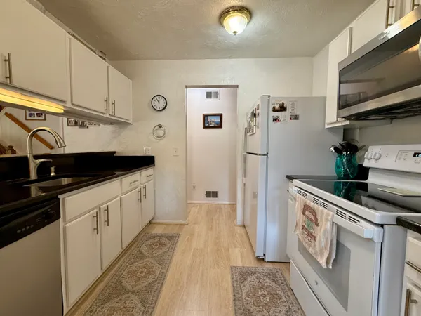 $250,000 | 1651 South Hill Boulevard, Bloomfield Hills, MI 48304