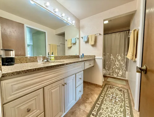 $250,000 | 1651 South Hill Boulevard, Bloomfield Hills, MI 48304