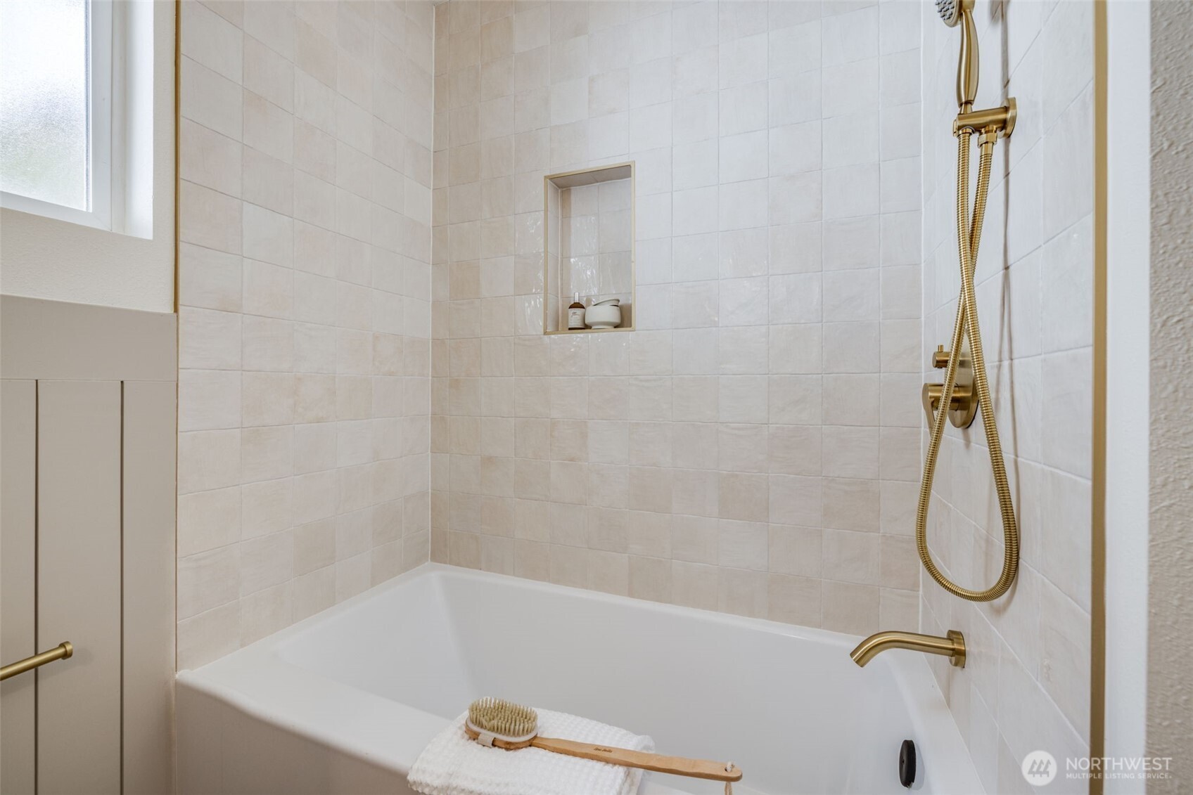 4225 Midvale Avenue North Seattle, WA 98103 - Photo 18 of 29 Gallery Image 18