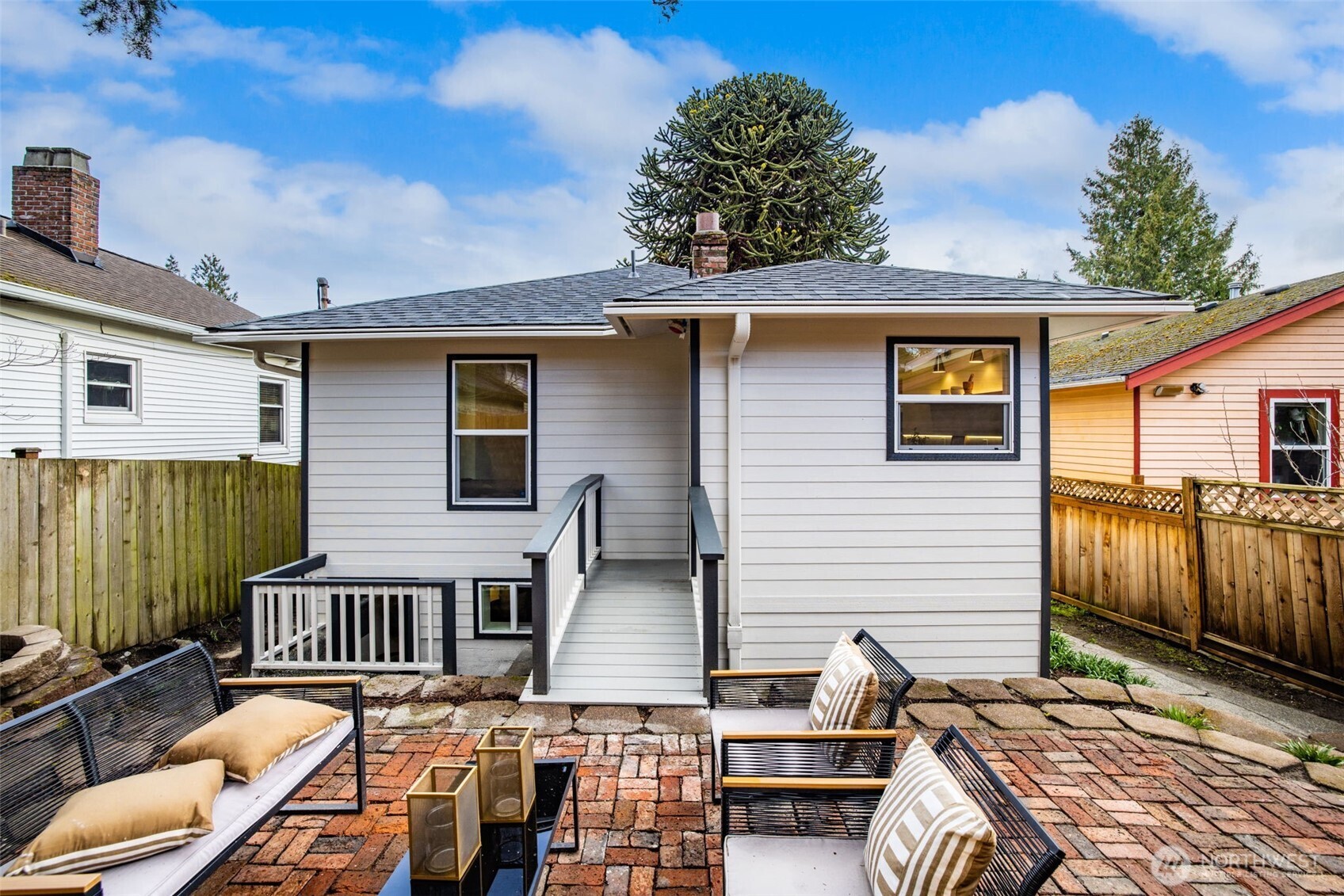 4225 Midvale Avenue North Seattle, WA 98103 - Photo 22 of 29 Gallery Image 22