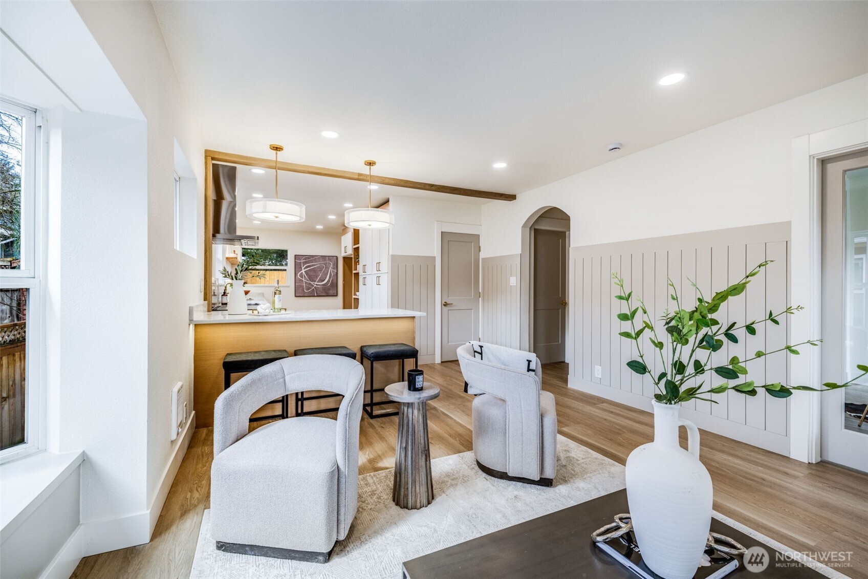 4225 Midvale Avenue North Seattle, WA 98103 - Photo 3 of 29 Gallery Image 3