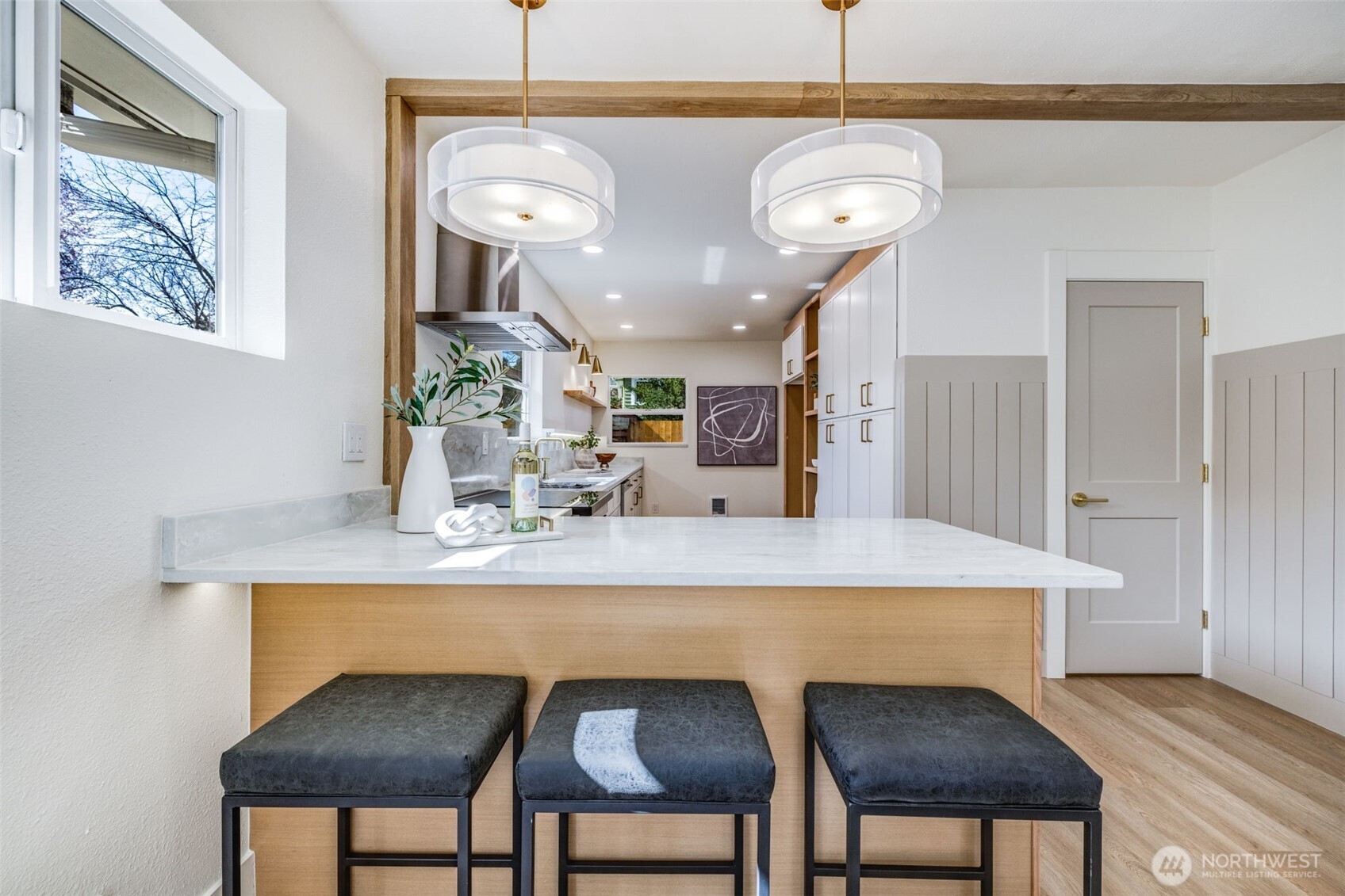 4225 Midvale Avenue North Seattle, WA 98103 - Photo 4 of 29 Gallery Image 4