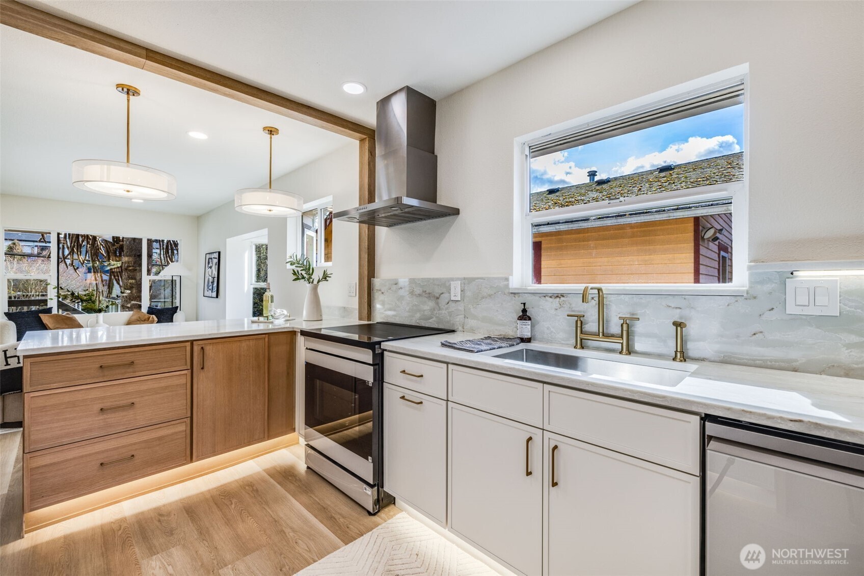 4225 Midvale Avenue North Seattle, WA 98103 - Photo 6 of 29 Gallery Image 6
