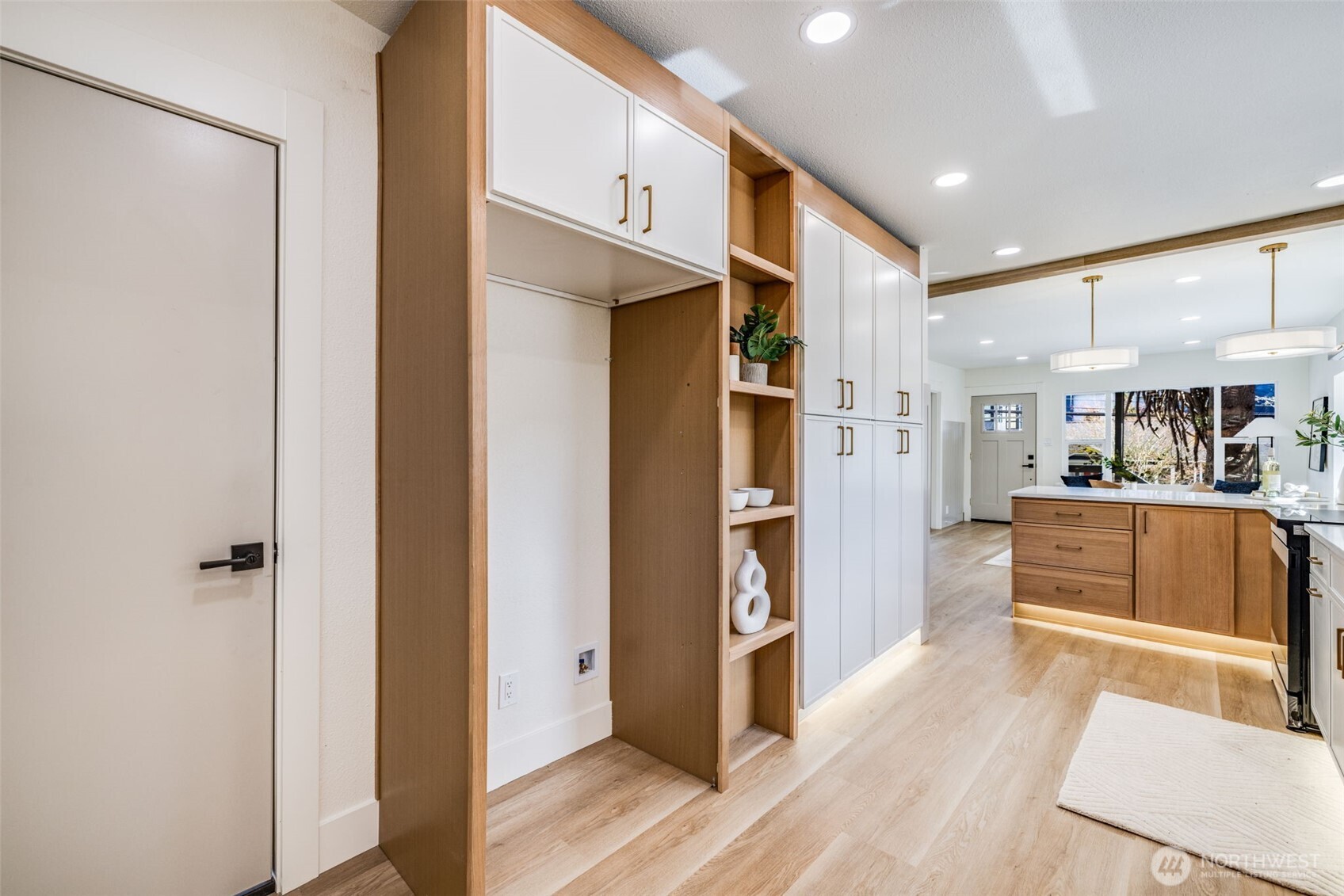 4225 Midvale Avenue North Seattle, WA 98103 - Photo 8 of 29 Gallery Image 8