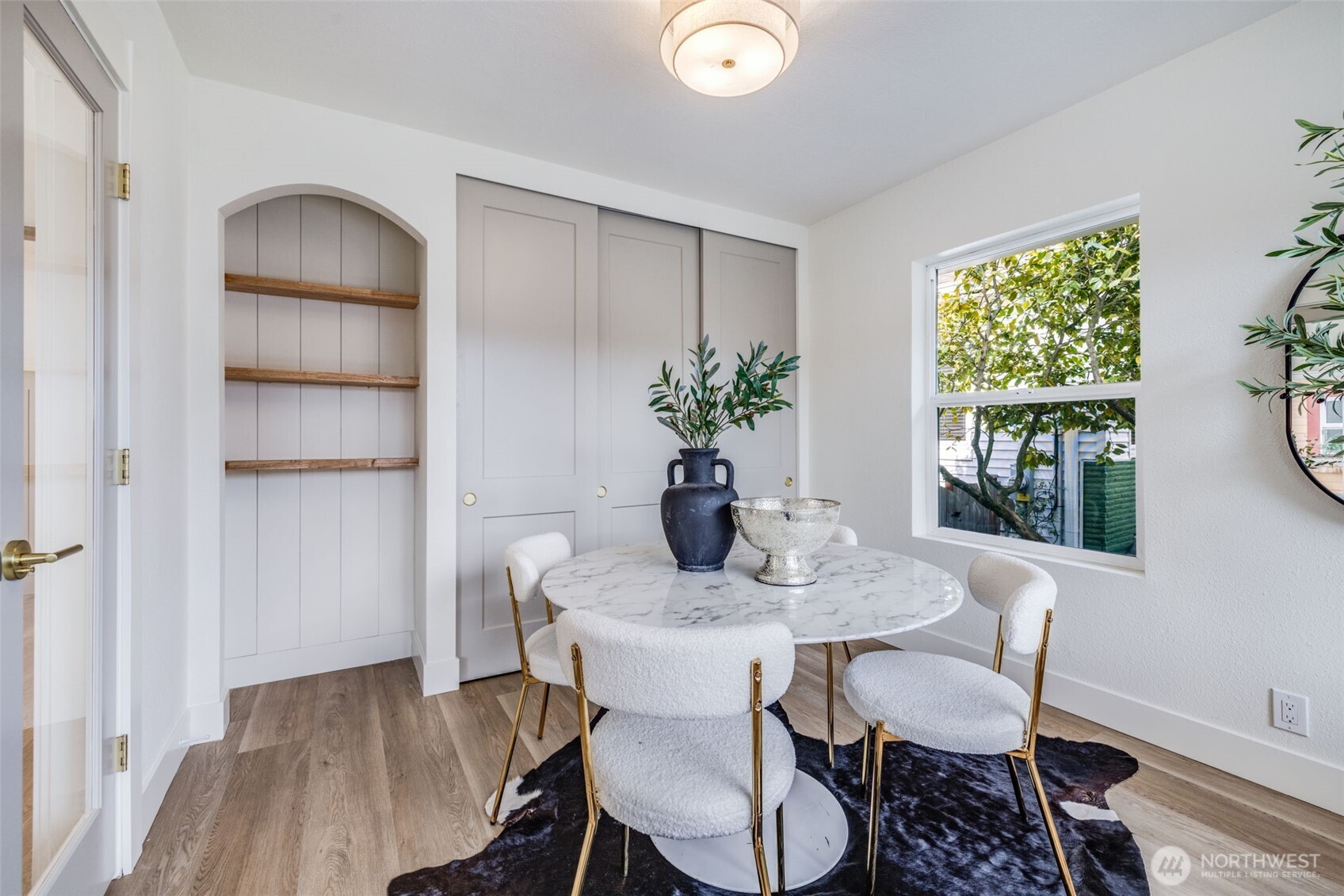 4225 Midvale Avenue North Seattle, WA 98103 - Photo 9 of 29 Gallery Image 9
