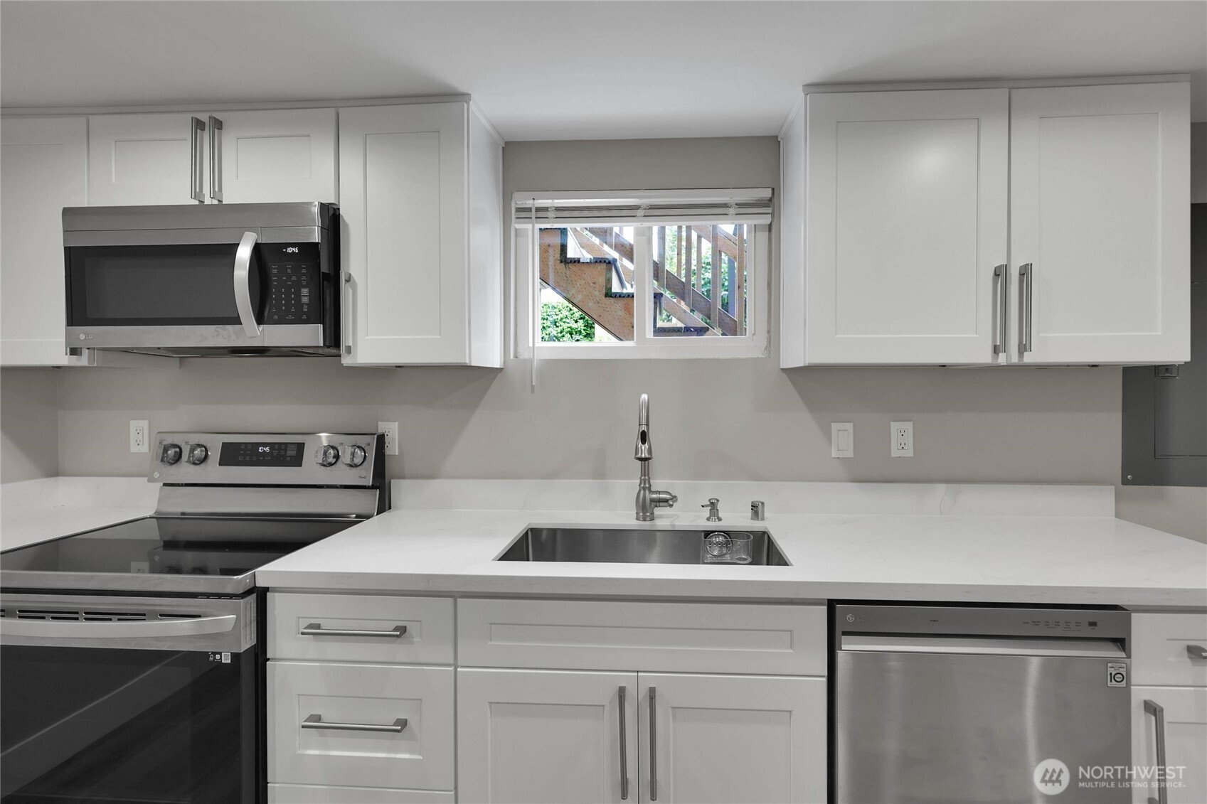 7901 16th Avenue Southwest Seattle, WA 98106 - Photo 23 of 36