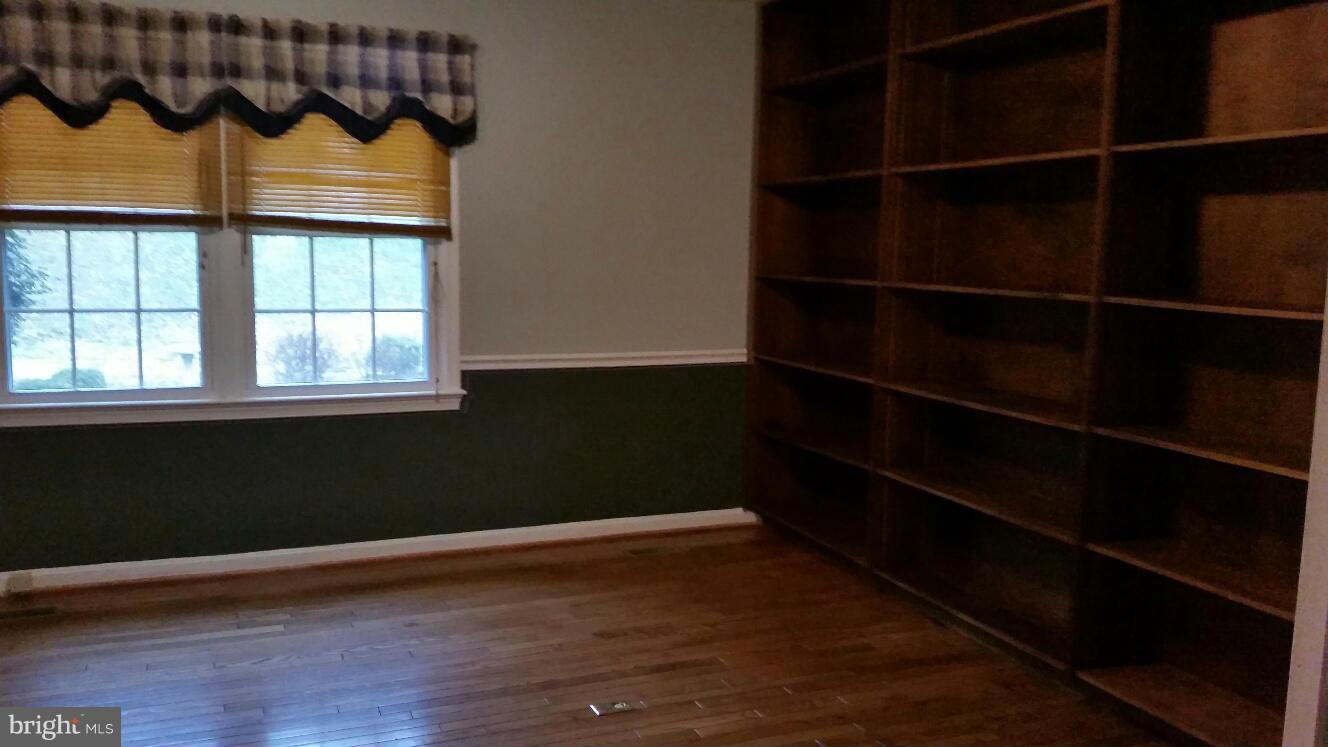 2740 Hill Road Vienna, VA 22181 - Photo 3 of 26 Interior (General)