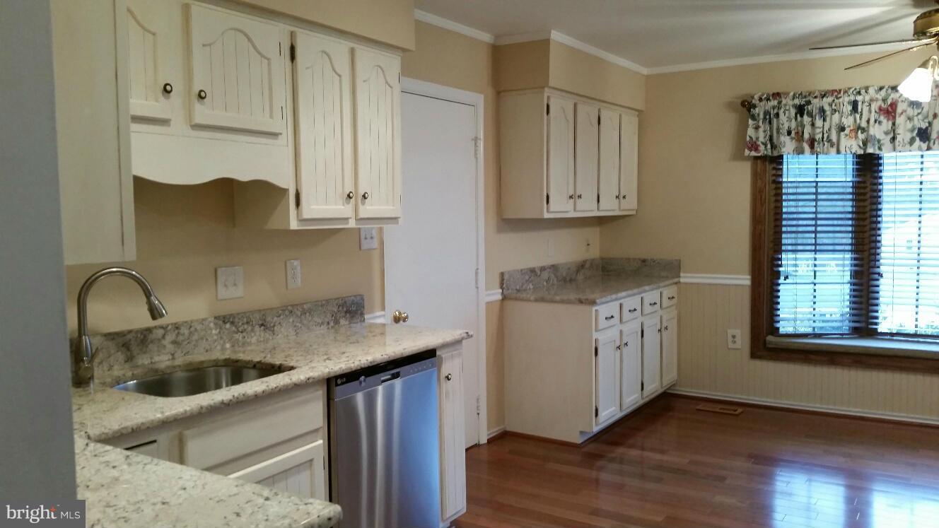2740 Hill Road Vienna, VA 22181 - Photo 6 of 26 Kitchen