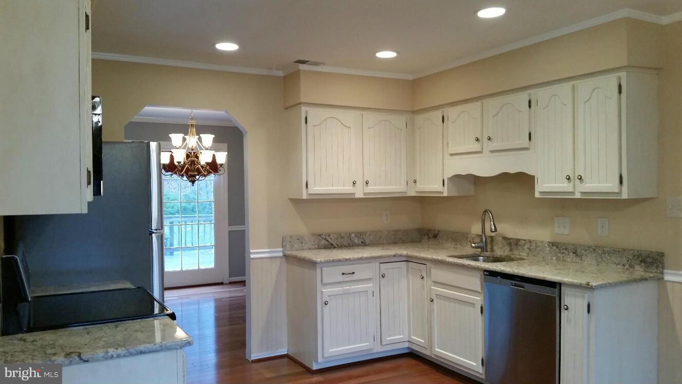2740 Hill Road Vienna, VA 22181 - Photo 7 of 26 Kitchen