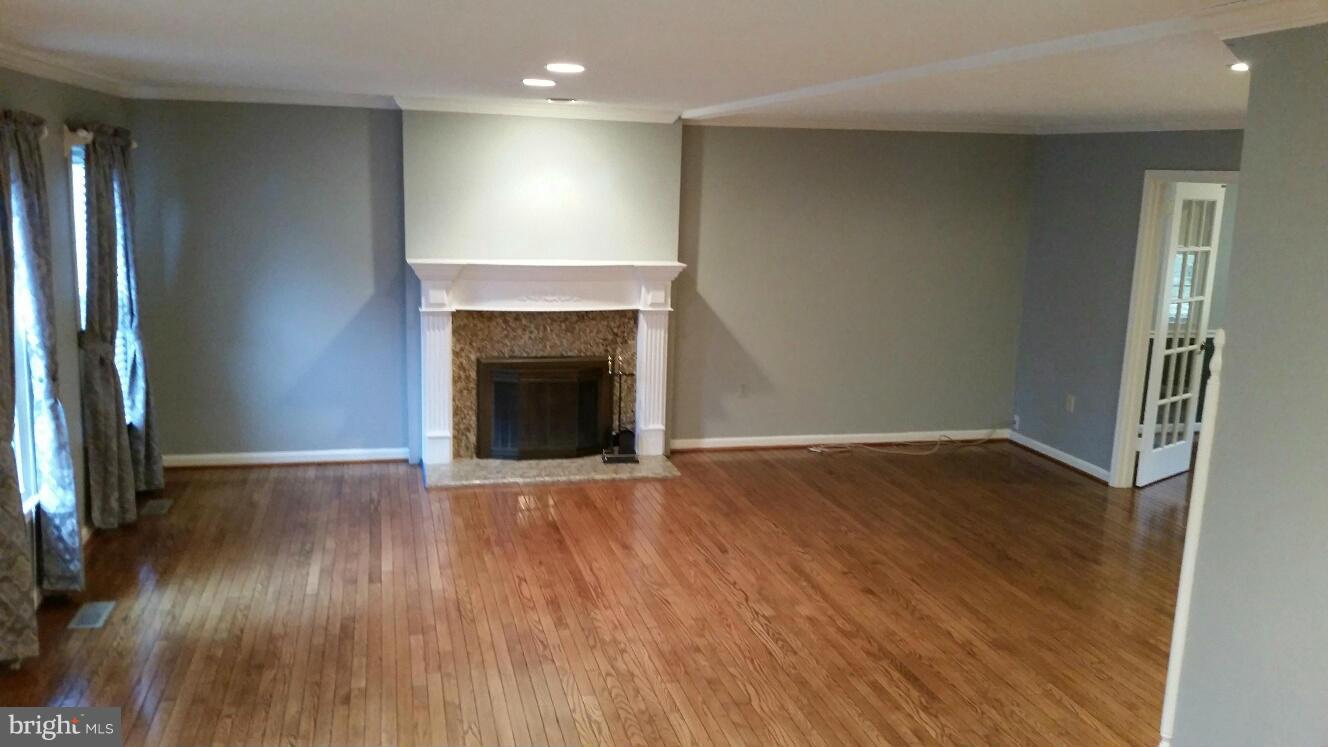 2740 Hill Road Vienna, VA 22181 - Photo 9 of 26 Family Room