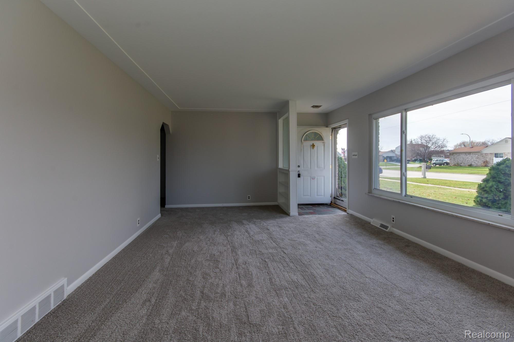 15125 Reeck Road Southgate, MI 48195 - Photo 5 of 28 DSC_4233enf.jpg