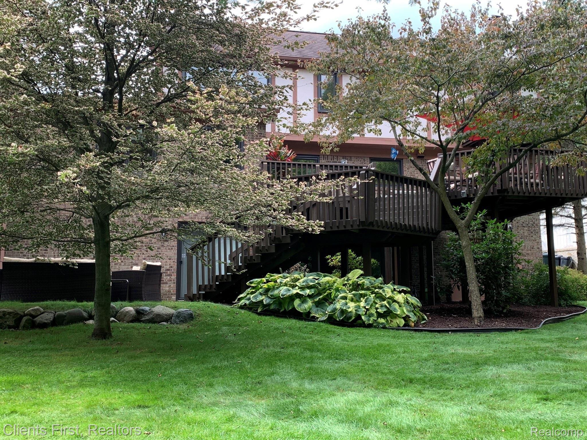 31231 Country Ridge Circle Farmington, MI 48331 - Photo 6 of 73 IMG_1697.JPEG