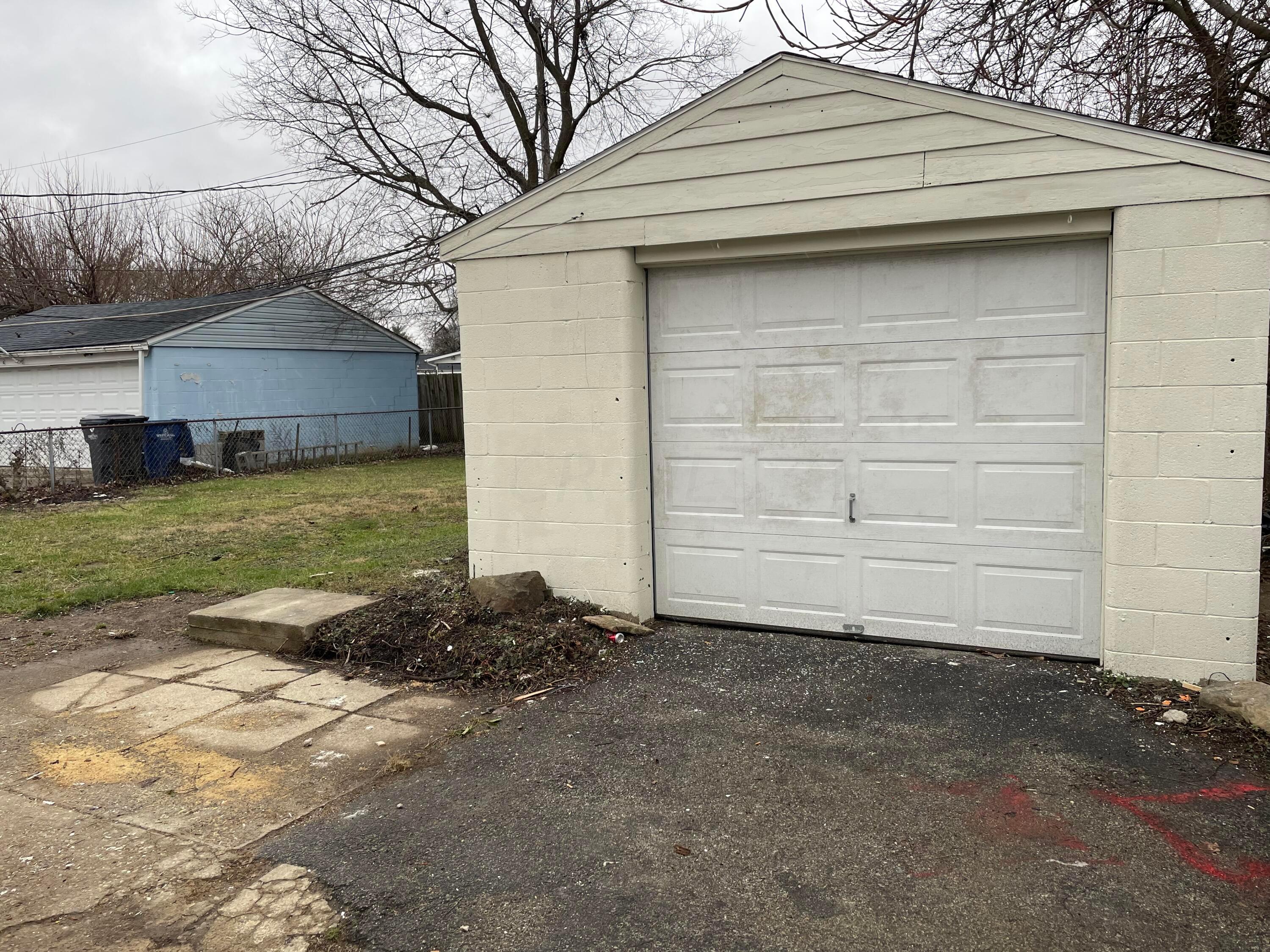 278 South Yearling Road Columbus, OH 43213 - Photo 2 of 18 IMG_7186
