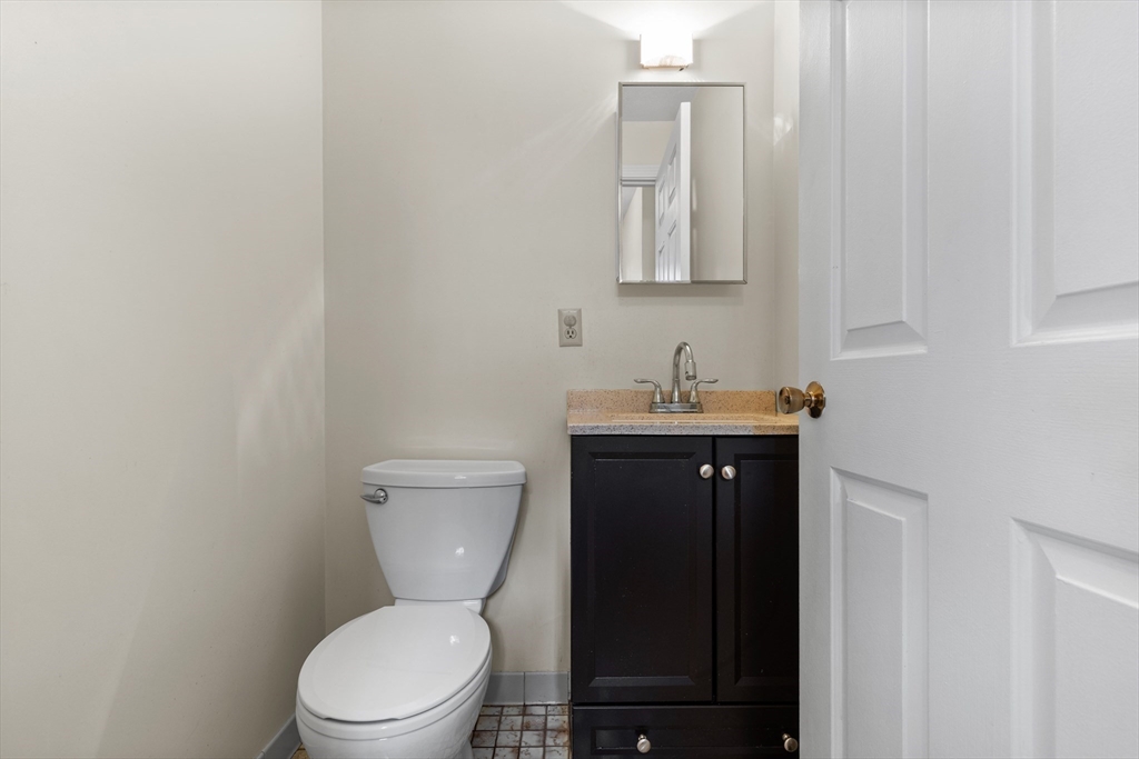 1 Traverse Street, Unit E Wakefield, MA 01880 - Photo 15 of 31