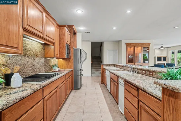 $1,195,000 | 5666 Oakmont Court, Discovery Bay, CA 94505