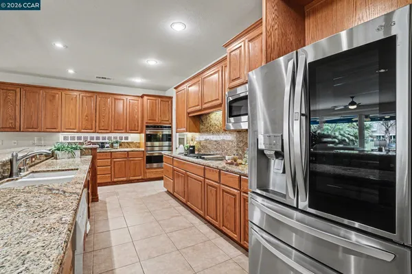 $1,195,000 | 5666 Oakmont Court, Discovery Bay, CA 94505