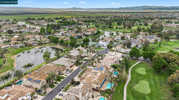 $1,195,000 | 5666 Oakmont Court, Discovery Bay, CA 94505