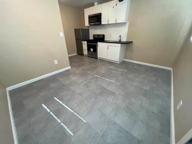 $1,900 | 2641 A Street, San Diego, CA 92102