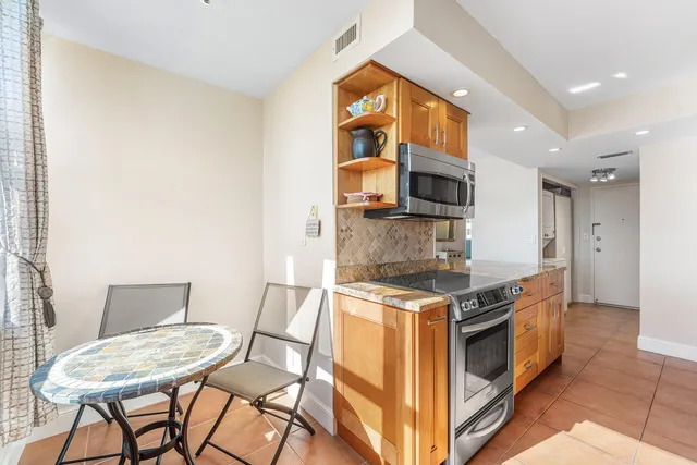 $4,750 | 1200 South Ocean Boulevard, Unit 6B, Boca Raton, FL 33432
