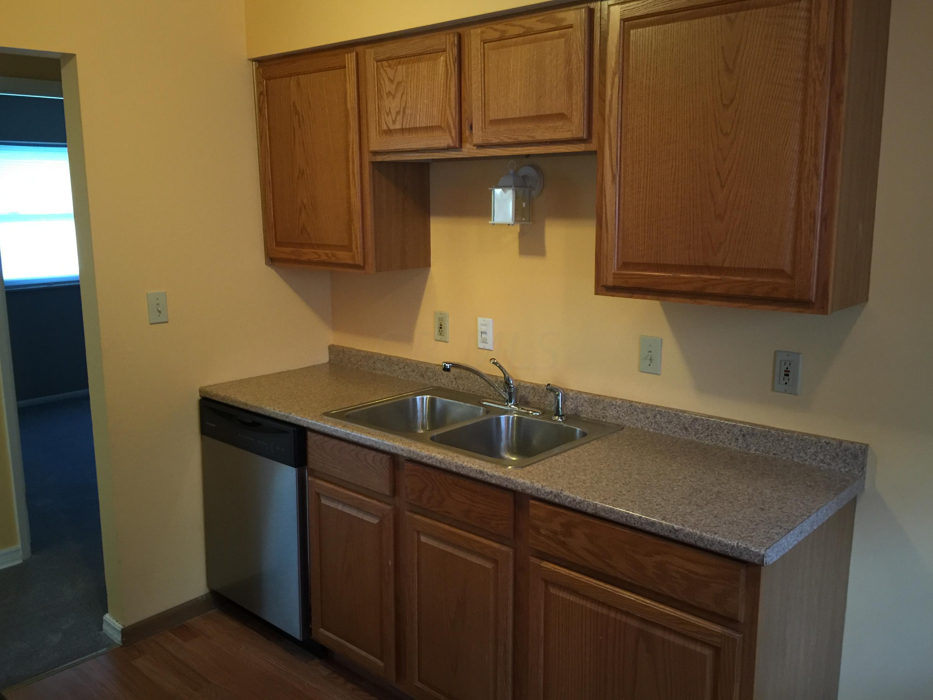 6412 Karl Road Columbus, OH 43229 - Photo 8 of 31