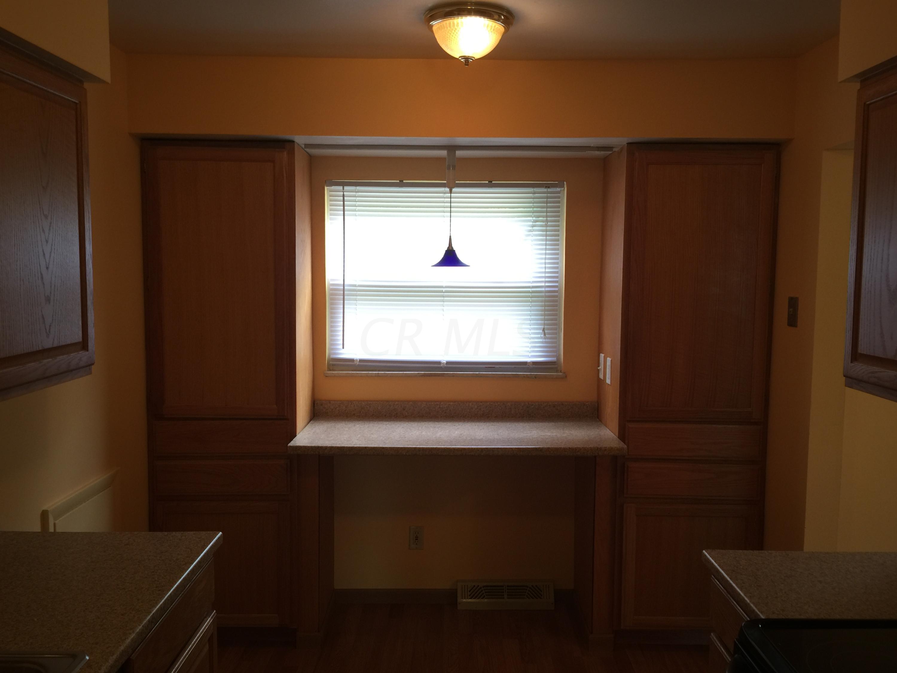 6412 Karl Road Columbus, OH 43229 - Photo 9 of 31