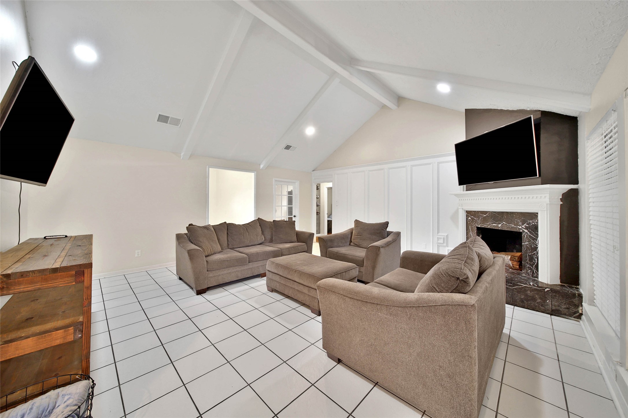 15319 Rio Plaza Drive Houston, TX 77083 - Photo 8 of 26 Second view of the living room areaj.
