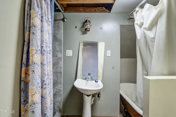 $159,900 | 124 North Elm Avenue, Erwin, TN 37650