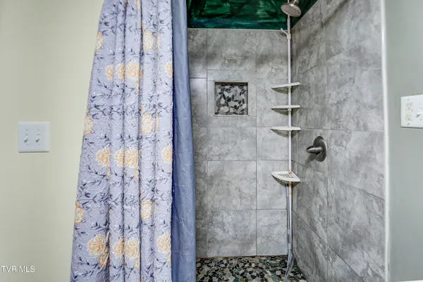 $159,900 | 124 North Elm Avenue, Erwin, TN 37650