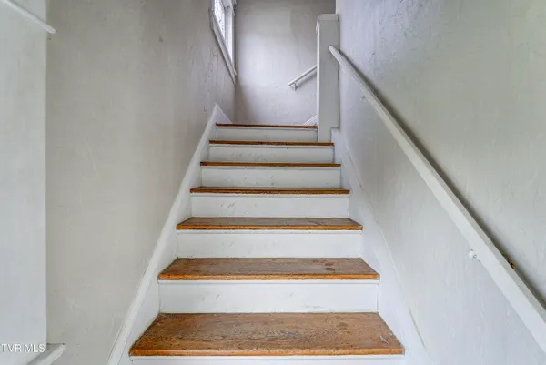 $159,900 | 124 North Elm Avenue, Erwin, TN 37650