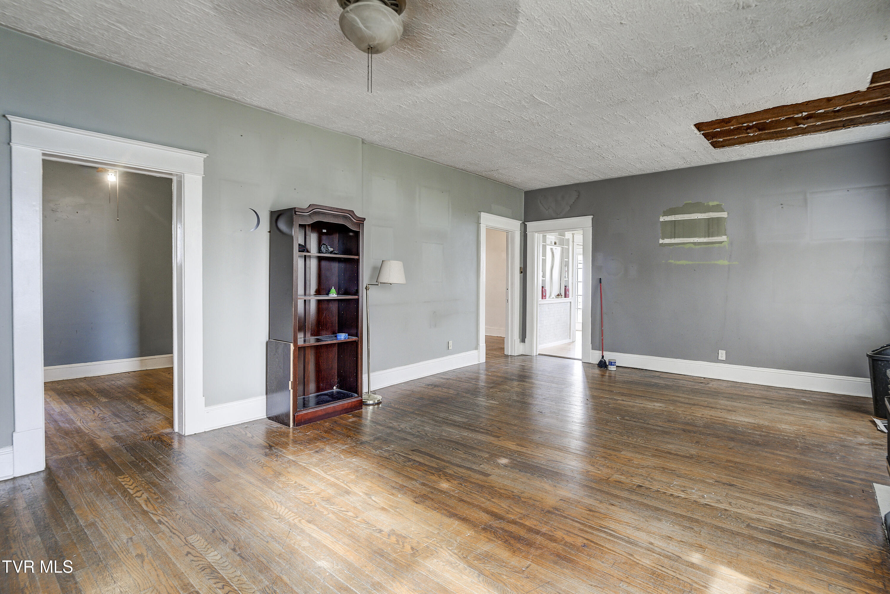 124 North Elm Avenue Erwin, TN 37650 - Photo 2 of 43 ElmAve--1