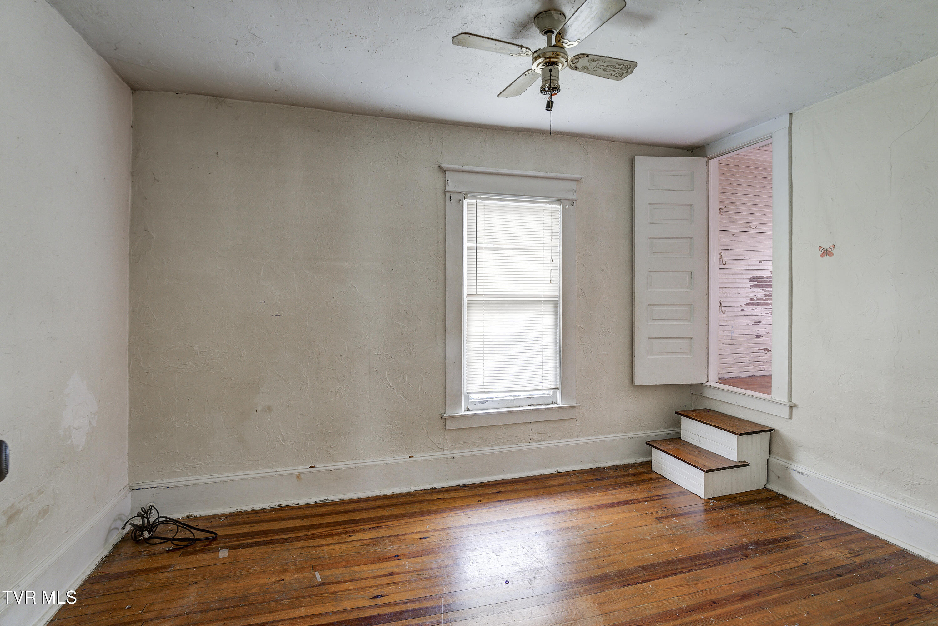 124 North Elm Avenue Erwin, TN 37650 - Photo 26 of 43 ElmAve--25